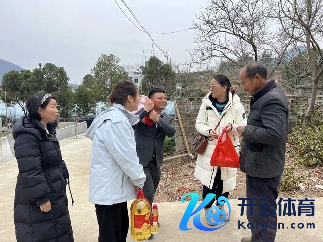 驻村把我方“搭”进去了，“90后”驻村文书迎娶邻村女孩